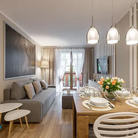 Apartamenty BlueSky - Przemysłowa, w spokojnej, zielonej okolicy, blisko dworca PKP i sklepów Apartamento Karpacz