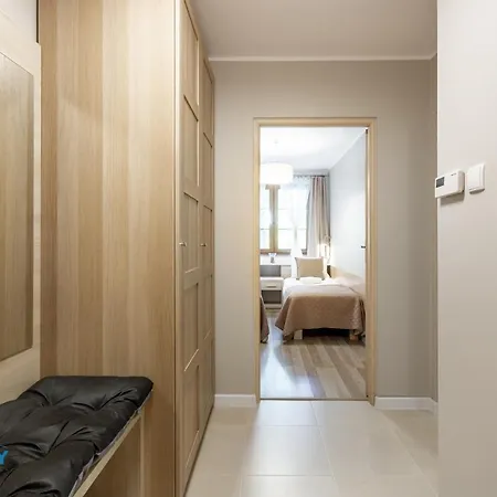 Bluesky - Przemysłowa, W Spokojnej, Zielonej Okolicy, Blisko Dworca Pkp I Sklepów Karpacz